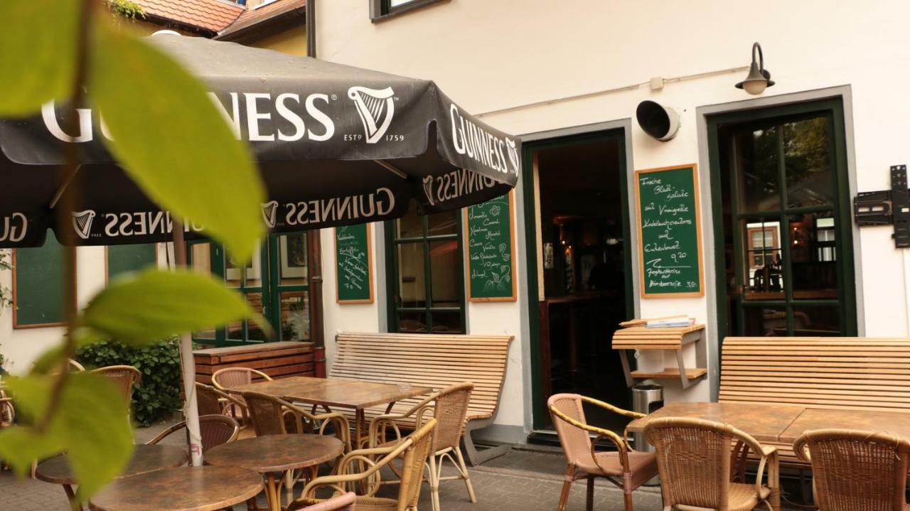 Double B Vandrarhem Erfurt Exteriör bild